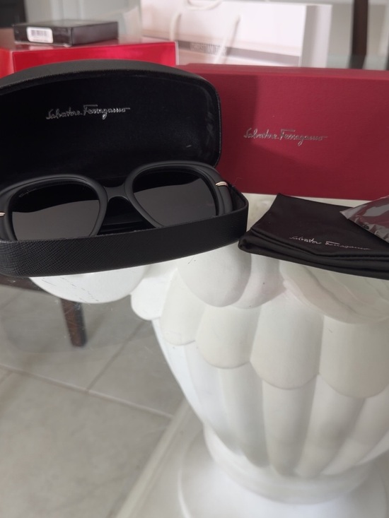Salvatore Ferragamo Black Square Gradient Lens Sunglasses main image 4
